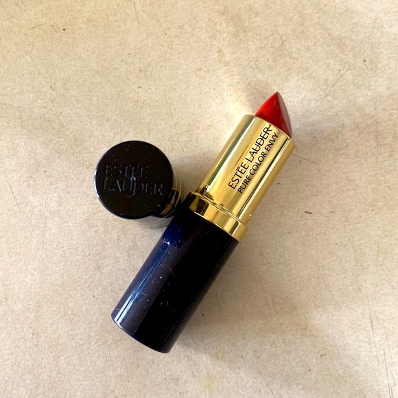 Estée Lauder full size lipstick in Slow Burn. Pure color envy. Hi lustre. - Picture 3 of 4